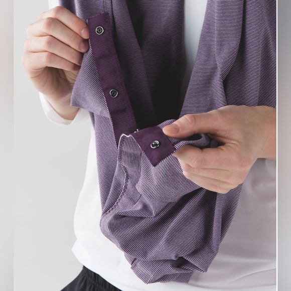 Lululemon Vinyasa Reversible ColorBlock Scarf - Zinfandel Purple/Winter Orchid - Picture 14 of 16